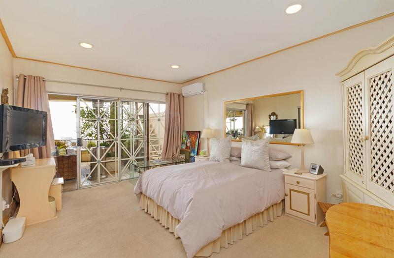 3 Bedroom Property for Sale in Green Point Western Cape